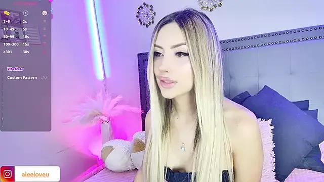 Photos of ale_lovee from StripChat is Freechat