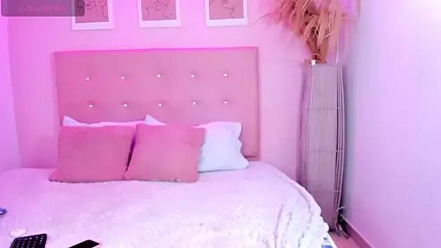 Photos of ANNIE_DOLCE_ from StripChat is Freechat