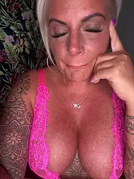 Photos of Big-Tits69 from StripChat is Freechat