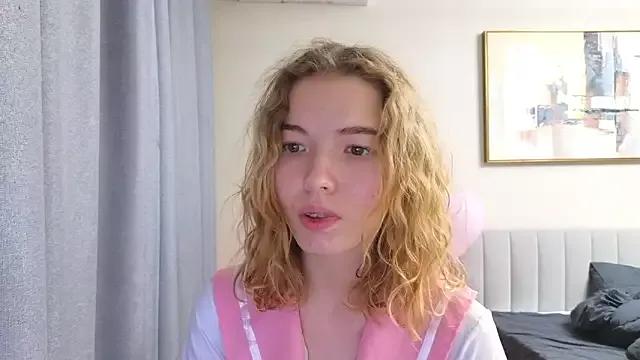 Photos of EmilyLuv from StripChat is Freechat