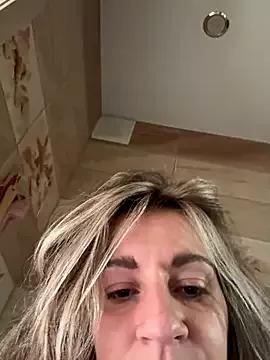 Photos of EvvaMur from StripChat is Freechat