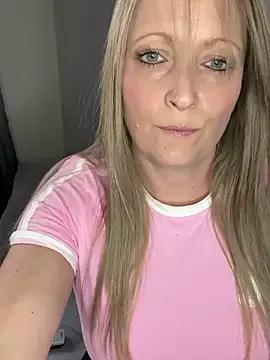 Photos of HoneyBluex from StripChat is Freechat