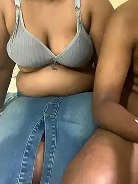 Photos of HoneyedPortal from StripChat is Freechat