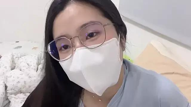 Photos of LHeart from StripChat is Freechat