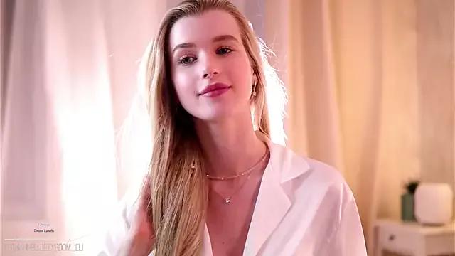 Photos of LornaCritchlow from StripChat is Freechat