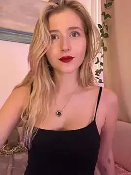 Photos of LunaRase from StripChat is Freechat