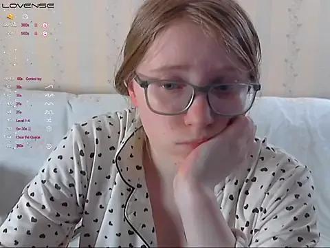 Photos of LustfulSarah from StripChat is Freechat