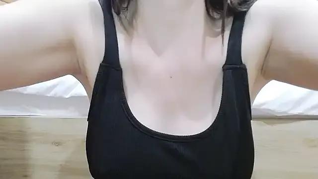 Photos of Lynk_Bee from StripChat is Freechat