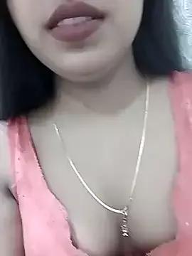 Photos of Maahhii_2 from StripChat is Freechat