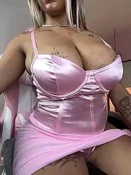 Photos of MadeleineSanez from StripChat is Freechat