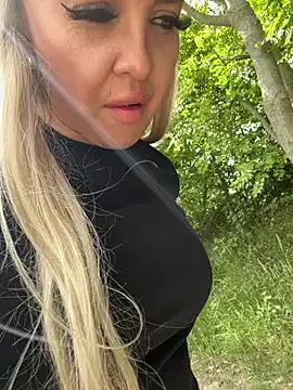 Photos of MIA-XXX from StripChat is Freechat