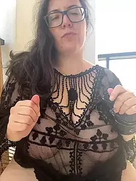 Photos of Missexhibcurvy from StripChat is Freechat