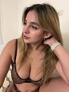 Photos of oriana_zoeee from StripChat is Freechat