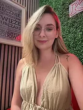 Photos of The_Snowwhitee from StripChat is Freechat