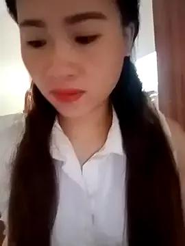 Photos of tunhi_love from StripChat is Freechat